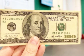 «Банки теперь берут только идеально новые доллары?»